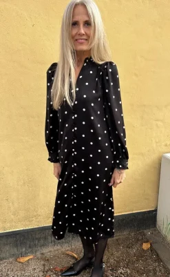 Clearance Kjole - Tiki - Black W. White Dots Kjoler