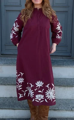 Hot Kjole - Tilde Long - Burgundy Red W. Embroidery Kjoler