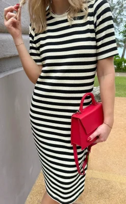 Kjole - Gina - Black Striped Kjoler