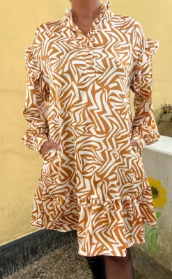 Clearance Kjole - Lisa - Beige/Camel Print Kjoler