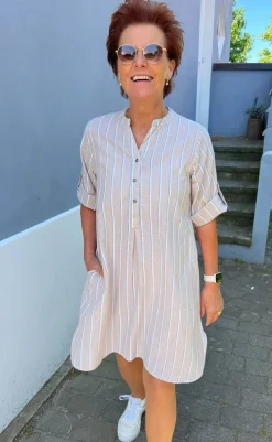 Kjole - Nia - Beige Striped Kjoler