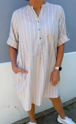 Kjole - Nia - Beige Striped Kjoler