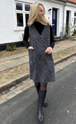 Kjole - Ania Spencer - Zebra Kjoler