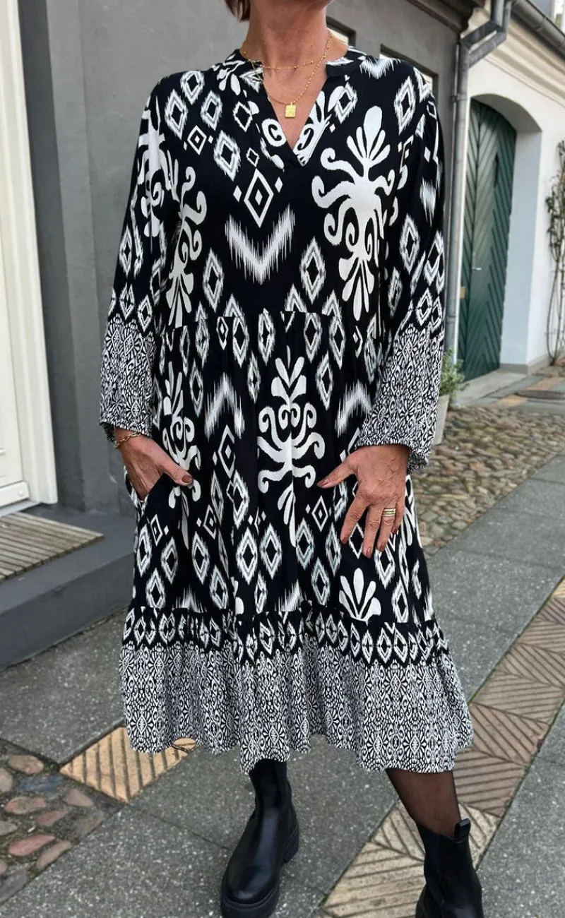 Kjole - Olinda - White / Black Paisley Kjoler