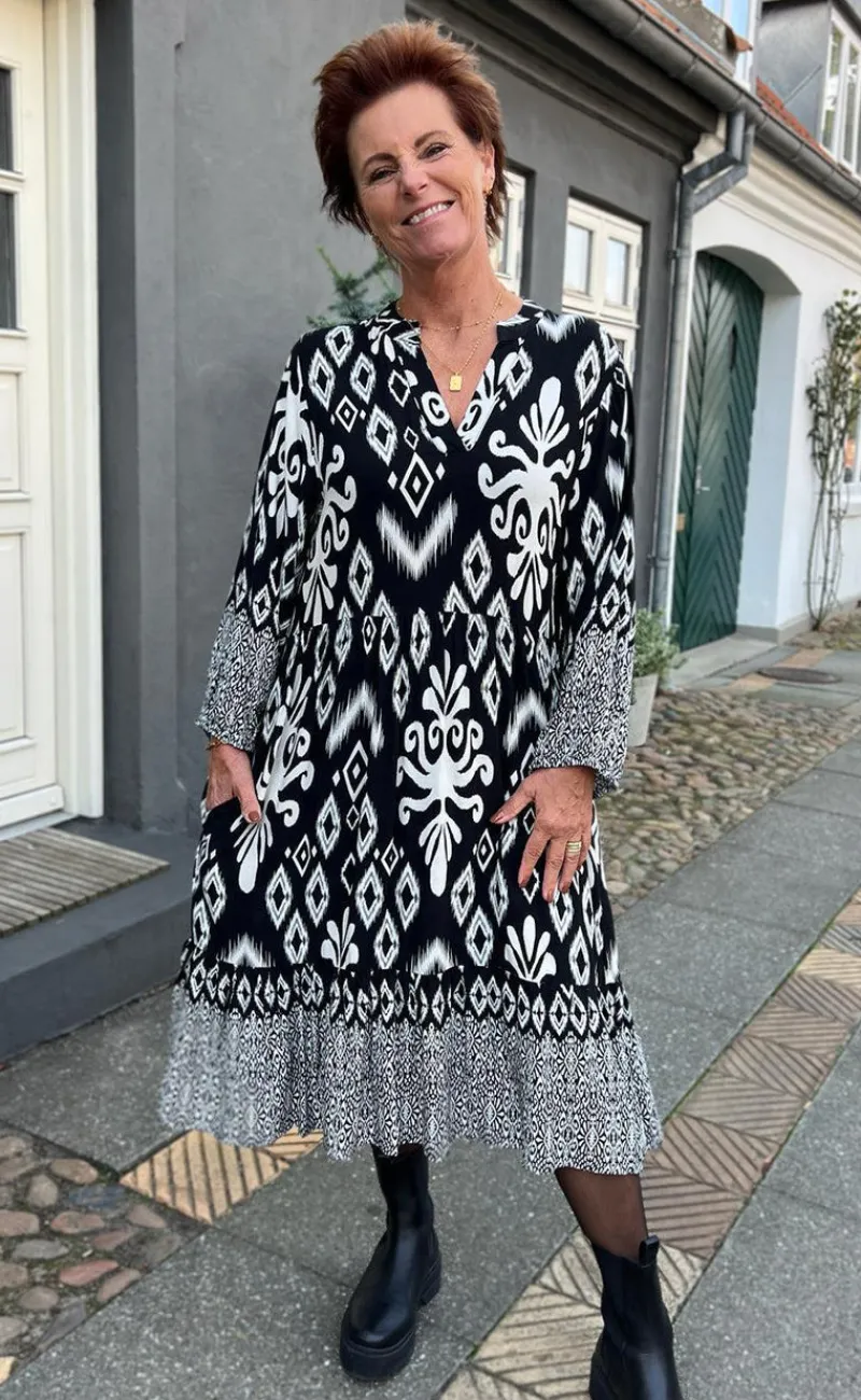 Kjole - Olinda - White / Black Paisley Kjoler