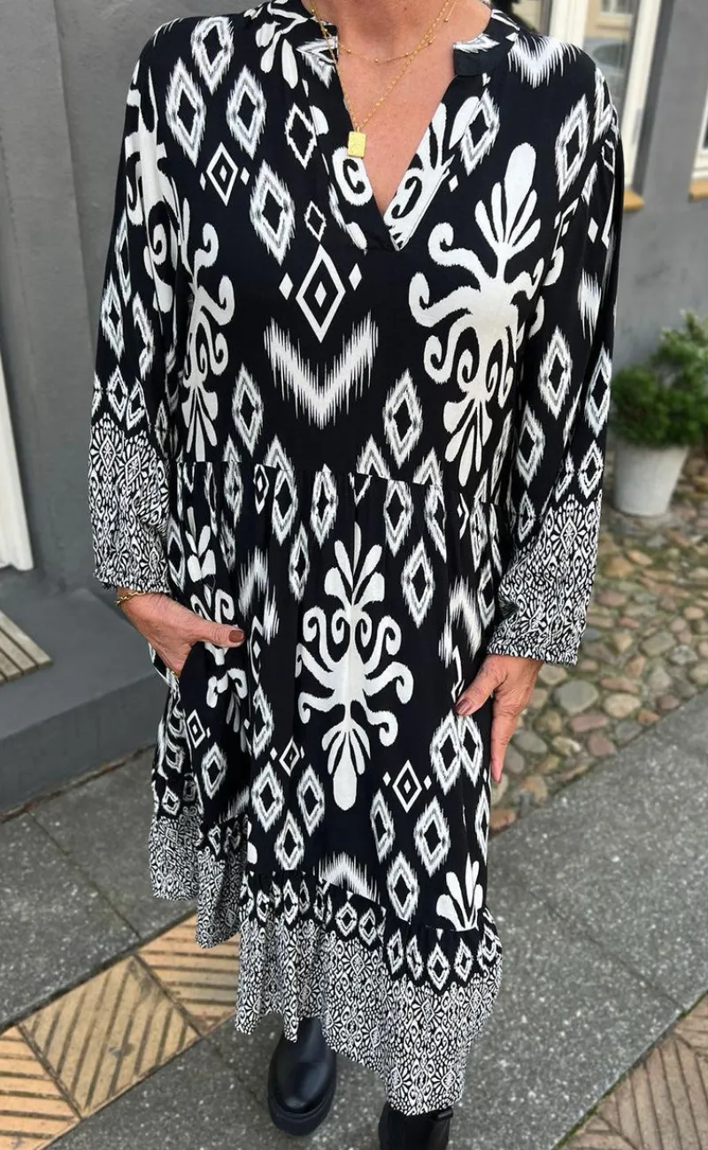 Kjole - Olinda - White / Black Paisley Kjoler