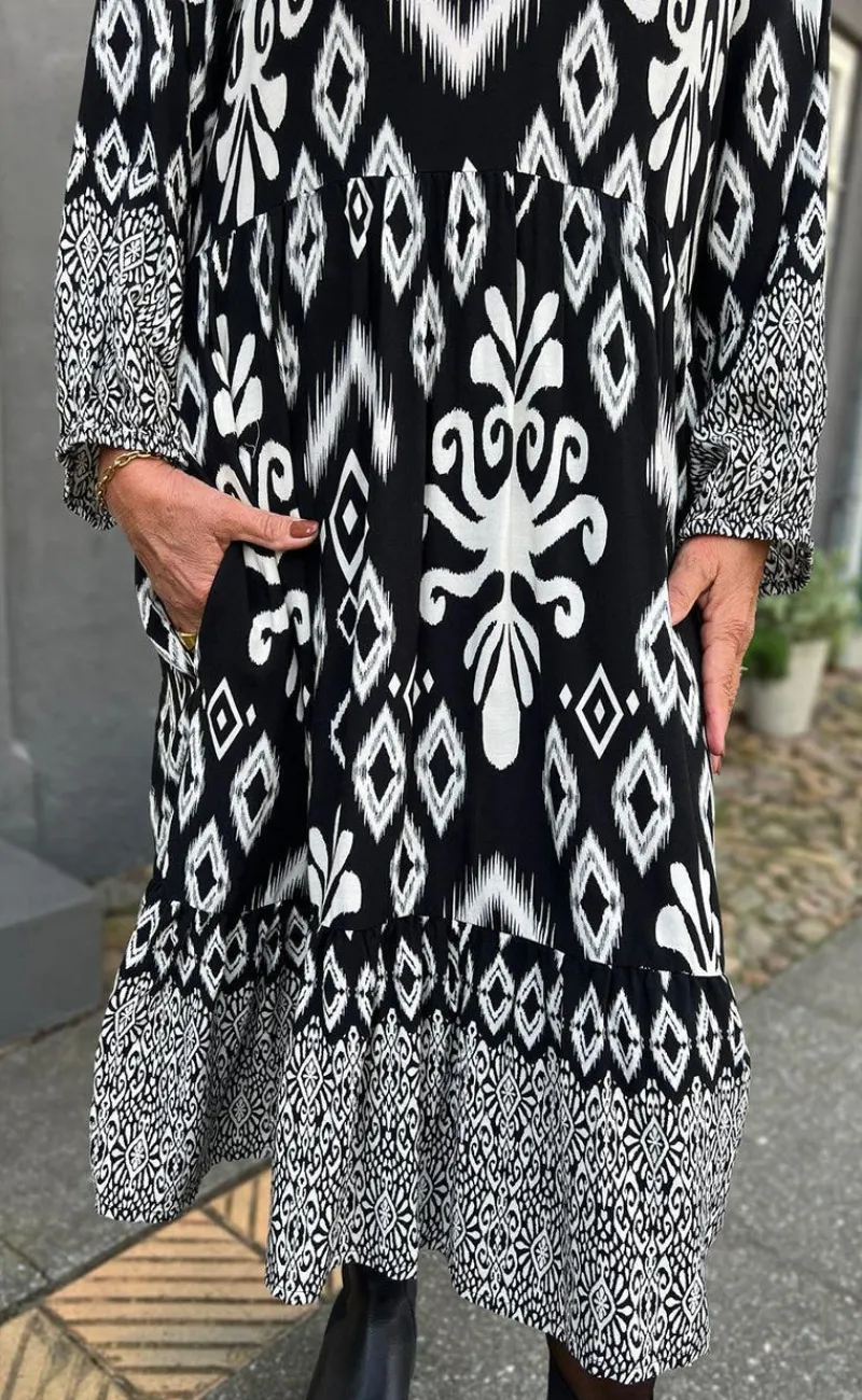 Kjole - Olinda - White / Black Paisley Kjoler