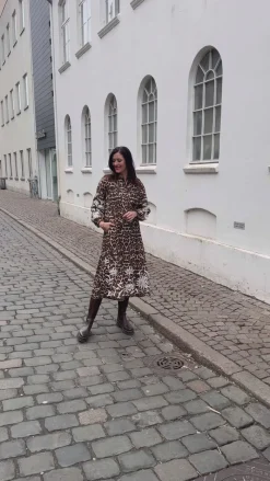 Hot Kjole - Tilde Long - Leopard W. Embroidery Kjoler