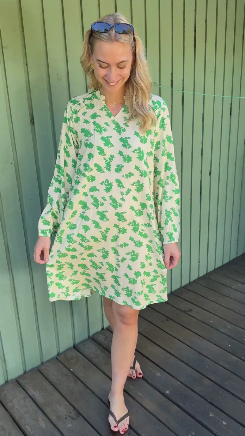 Hot Kjole - Mira - White / Green Flowers Kjoler