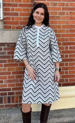 Sale Kjole - Zara Zig Zag - White W. Black Kjoler