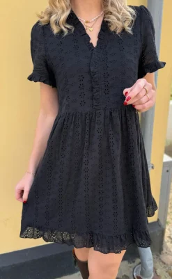Hot Kjole - Catja Summer - Black Broderie Anglaise Kjoler