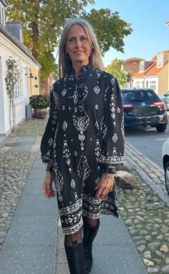 Outlet Kjole - Paulina - Antracit W. Paisley Kjoler