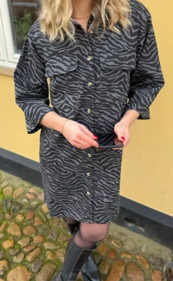 Hot Kjole - Calla - Zebra Kjoler