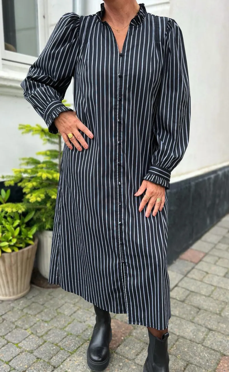 Sale Kjole - Tiki - Black W. White Stripes Kjoler