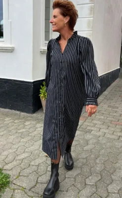 Sale Kjole - Tiki - Black W. White Stripes Kjoler
