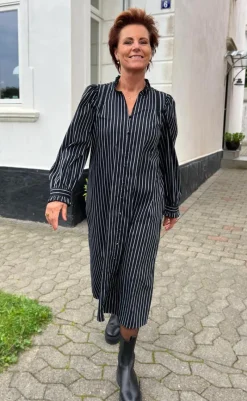 Sale Kjole - Tiki - Black W. White Stripes Kjoler