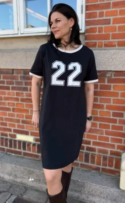 Clearance Kjole - Alva Football - Black W. Off White Kjoler