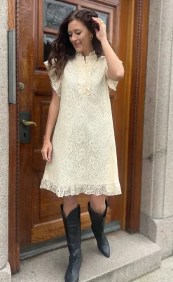 Best Kjole - Pia Lace Summer - Creme Kjoler