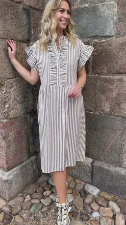 Kjole - Amelia - White/Brown Striped Kjoler