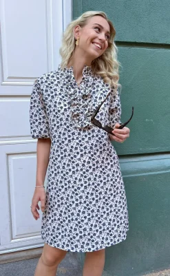 New Kjole - Camilla - White/Blue Flower Kjoler