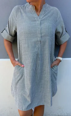 Outlet Kjole - Nia - Black Striped Kjoler