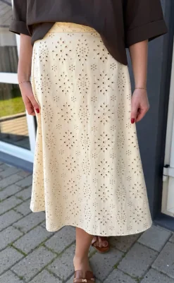 Outlet Nederdel - Naja - Off White Denim W. Embroidery Nederdele