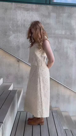 Outlet Nederdel - Naja - Off White Denim W. Embroidery Nederdele