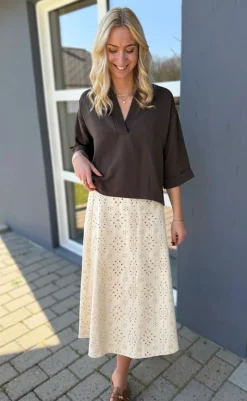 Outlet Nederdel - Naja - Off White Denim W. Embroidery Nederdele