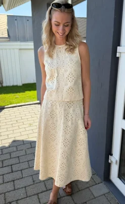 Outlet Nederdel - Naja - Off White Denim W. Embroidery Nederdele