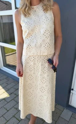 Outlet Nederdel - Naja - Off White Denim W. Embroidery Nederdele