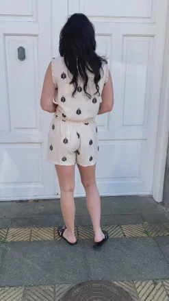 Online Shorts - Melania - Beige W. Black Embroidery Shorts