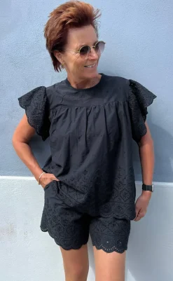 Best Shorts - Line - Black Shorts