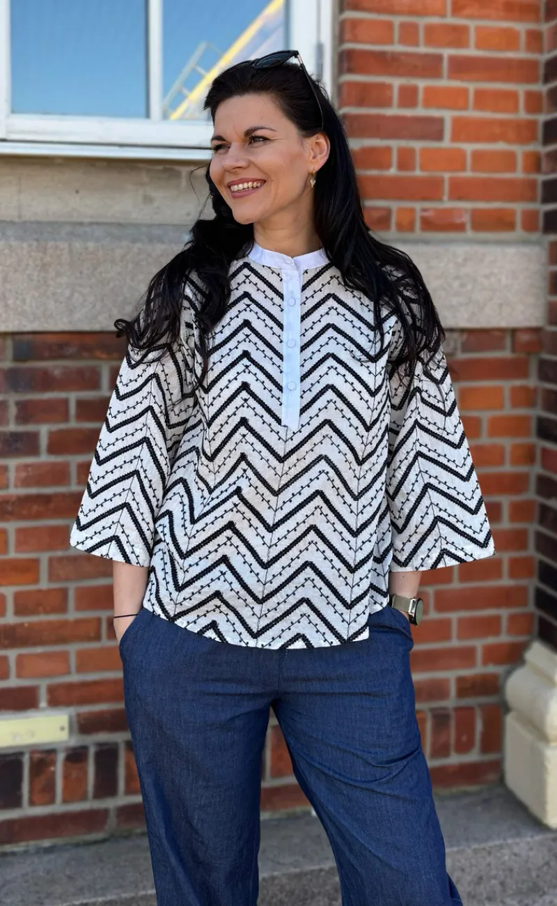 New Skjorte - Zara Zig Zag - White W. Black Skjorter