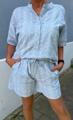 Clearance Skjorte - Erica - Blue/White Embroidery Skjorter