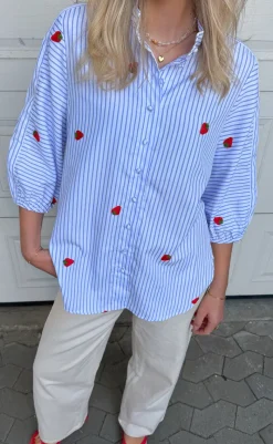 Outlet Skjorte - Selma - Blue Striped W. Strawberries Skjorter