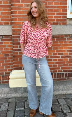 Best Skjorte - Liana - Pink / Red Flowers Skjorter|Striktrøjer & Sweat