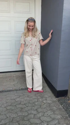 New Top - Catja - Sand W. Cherries T-shirts & Toppe