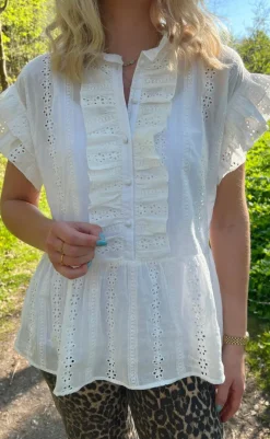 Sale Top - Freya - White Broderie Anglaise T-shirts & Toppe