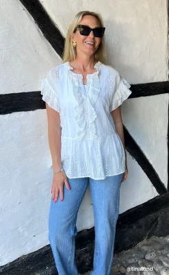 Sale Top - Freya - White Broderie Anglaise T-shirts & Toppe