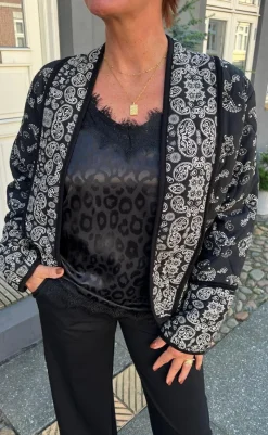 Discount Top - Kiki - Black Leopard T-shirts & Toppe