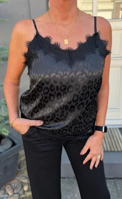 Discount Top - Kiki - Black Leopard T-shirts & Toppe