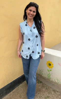 Online Top - Melania - Blue w. Black Embroidery T-shirts & Toppe