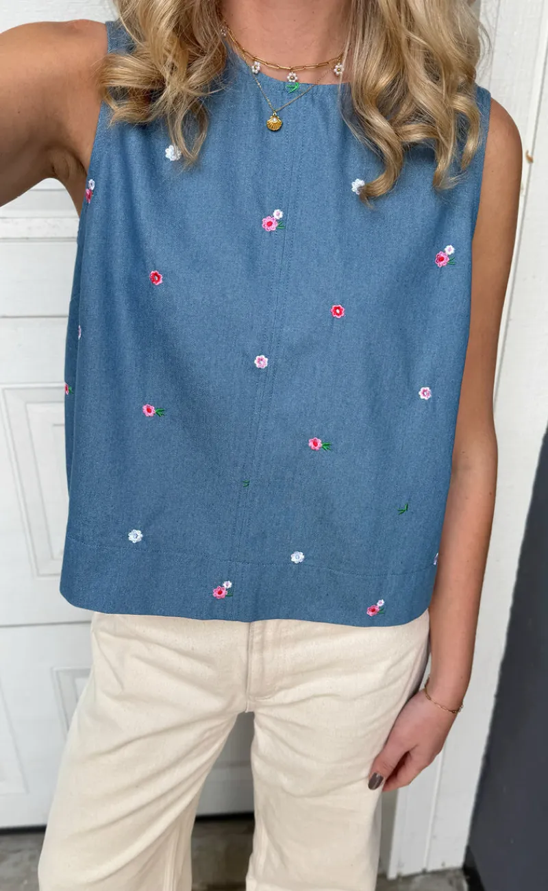 Top - Naja - Denim Blue W. Flowers T-shirts & Toppe