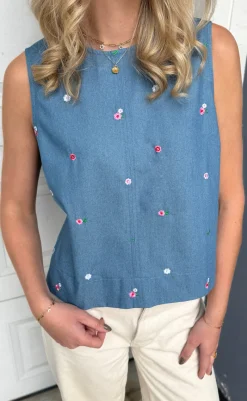 Top - Naja - Denim Blue W. Flowers T-shirts & Toppe