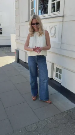 Clearance Top - Naja - Off White Denim W. Embroidery T-shirts & Toppe