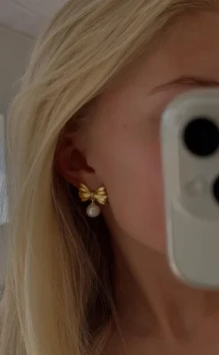 Hot Øreringe - Christina Bow - Gold Colour Smykker