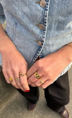 Clearance Ring - Chunky Heart - Gold Colour Smykker