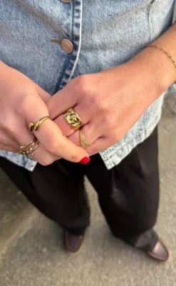 Clearance Ring - Chunky Heart - Gold Colour Smykker