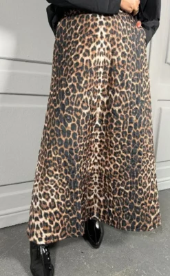 Clearance nederdel - Move Me - Leo Nederdele